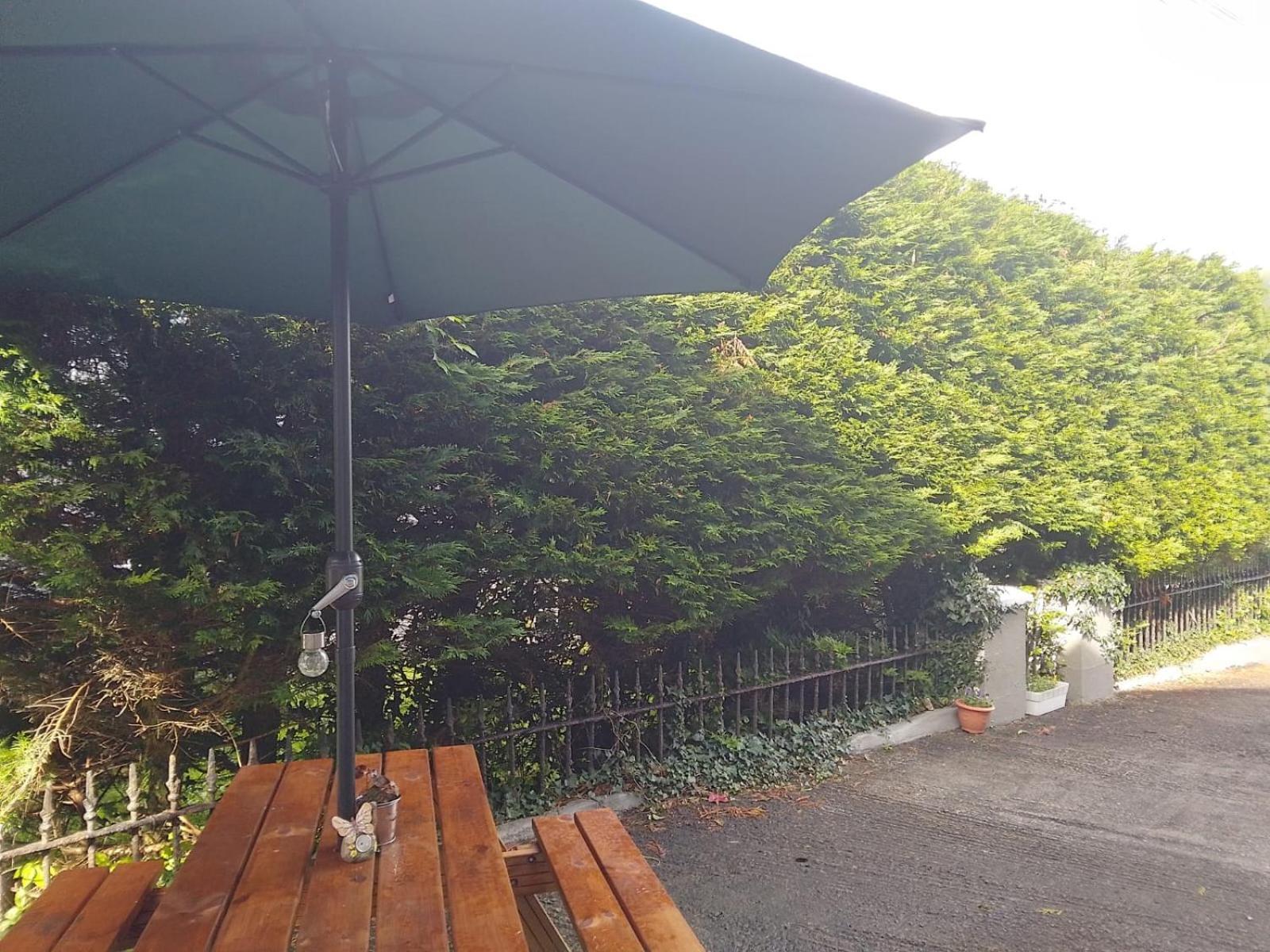 Moorings Greenway Newport  Exterior foto